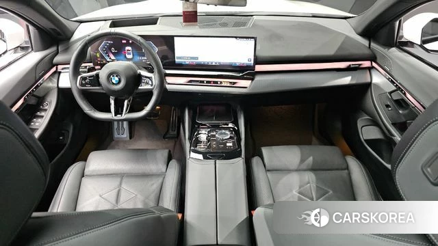 BMW 5 Series (G60) id 4847486 из Кореи 33