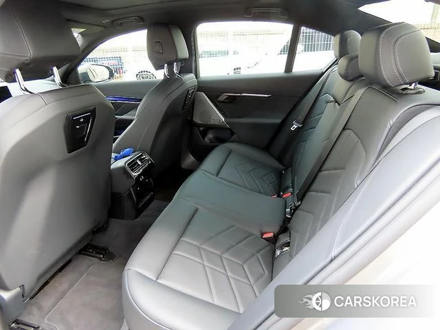 BMW 5 Series (G60) id 3857302 из Кореи 16