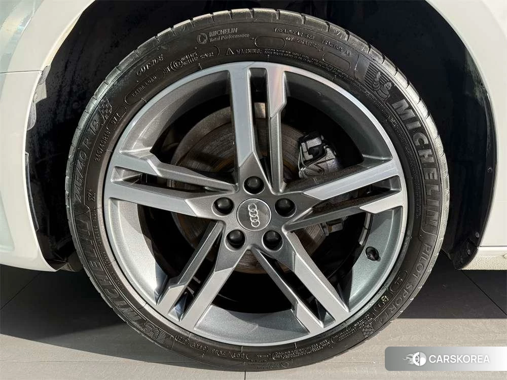 Audi A4L id 4419466 из Китая 11
