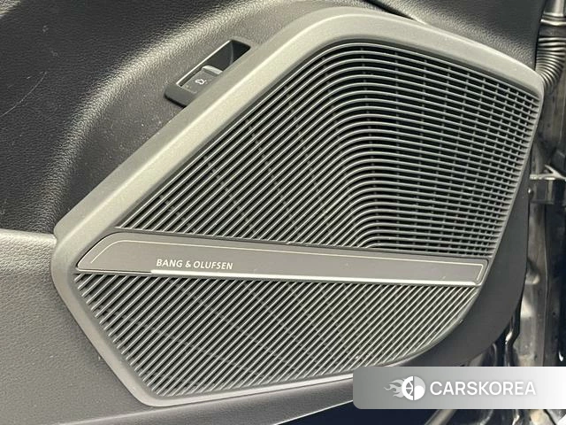 Audi Q5L id 4298040 из Китая 12