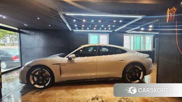 Porsche Taycan 2023 Серебристо-серый из Кореи, фото 6