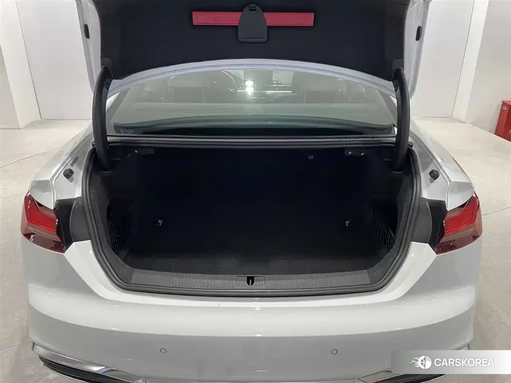 Audi A5 2025 Белый из Китая, фото 6