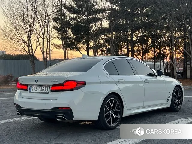 BMW 5 Series (G30) id 3576683 из Кореи 9