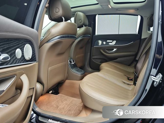 Mercedes-Benz E-class id 4260304 из Китая 16