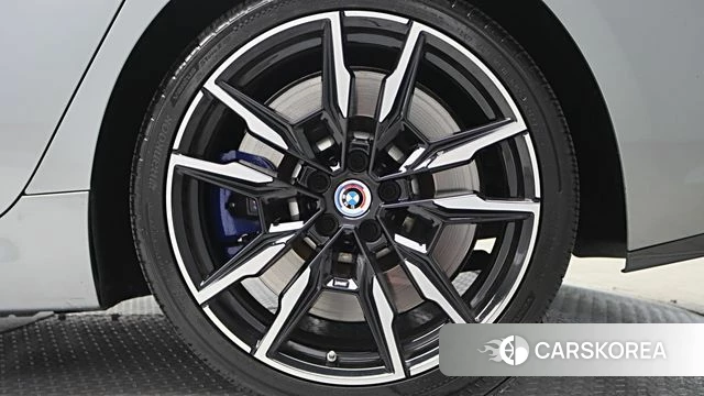 BMW 8 Series (G15) id 3839091 из Кореи 16