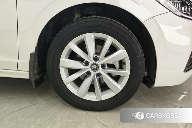 Volkswagen Bora id 4272945 из Китая 13
