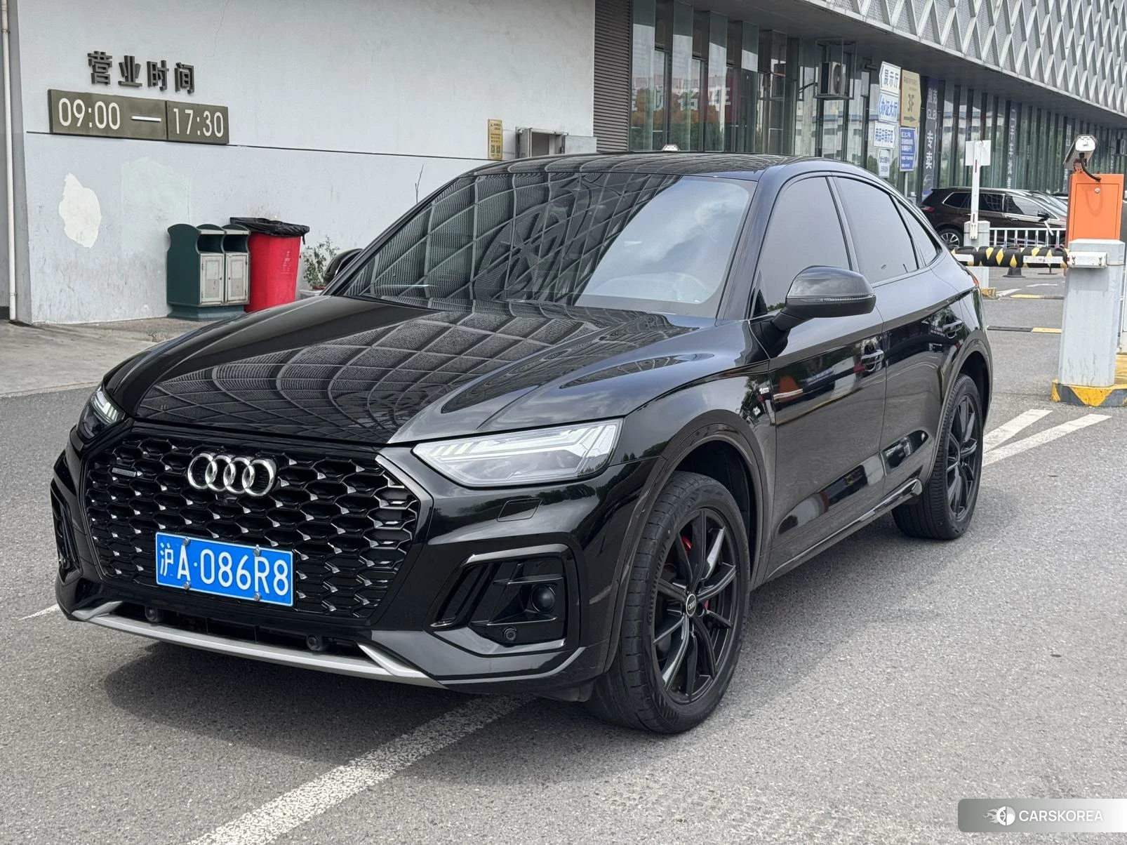 Audi Q5L Sportback 2020 Черный из Китая, фото 6