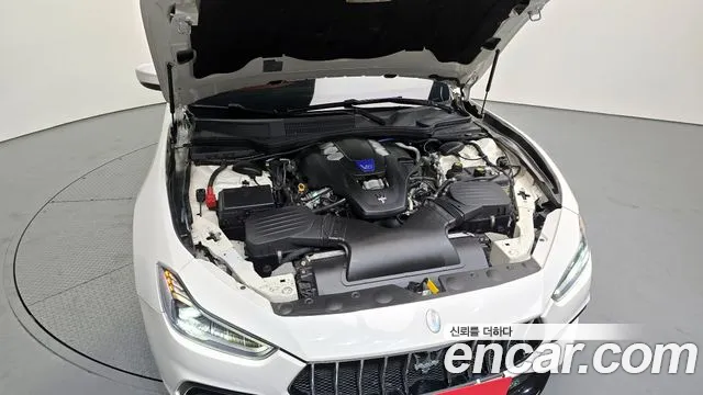 Maserati Ghibli id 2798236 из Кореи 16