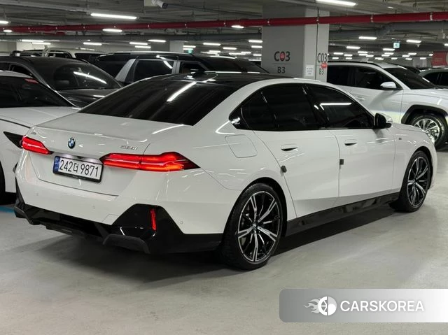 BMW 5 Series (G60) id 3850476 из Кореи 16