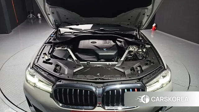 BMW 5 Series (G30) id 3581475 из Кореи 16