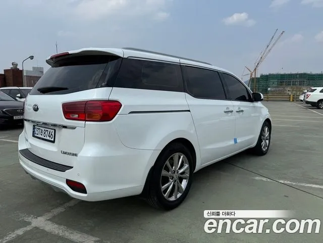 Kia The New Carnival id 2647604 из Кореи 16