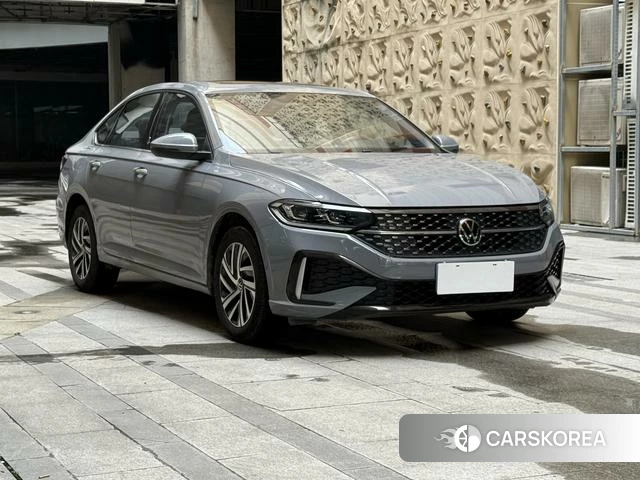 Volkswagen Lavida 2023 Темно-серый из Китая, фото 6