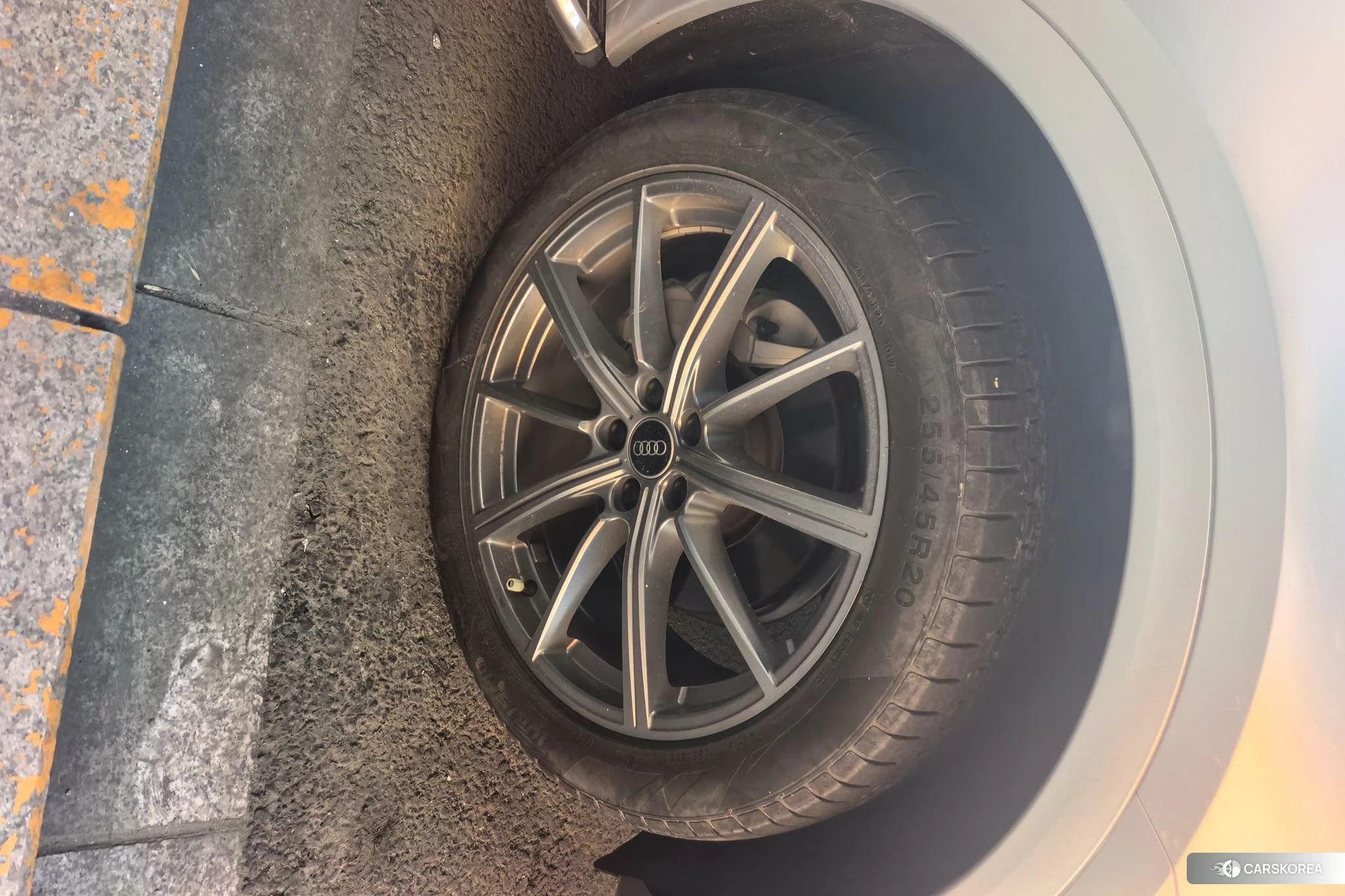 Audi Q5L id 4504862 из Китая 13