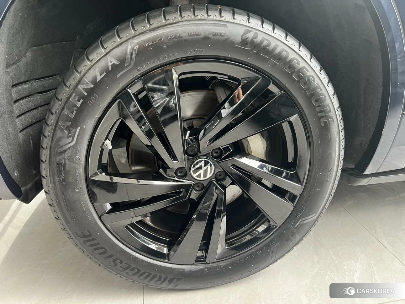 Volkswagen Touareg id 4498972 из Китая 11