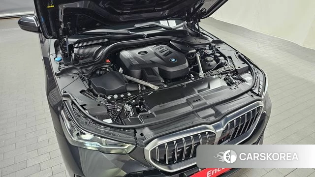 BMW 5 Series (G60) id 3909524 из Кореи 16