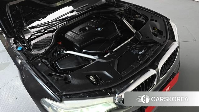 BMW 5 Series (G30) id 4557399 из Кореи 31