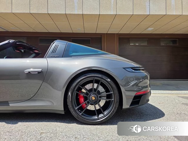 Porsche 911(992) id 4360183 из Кореи 16