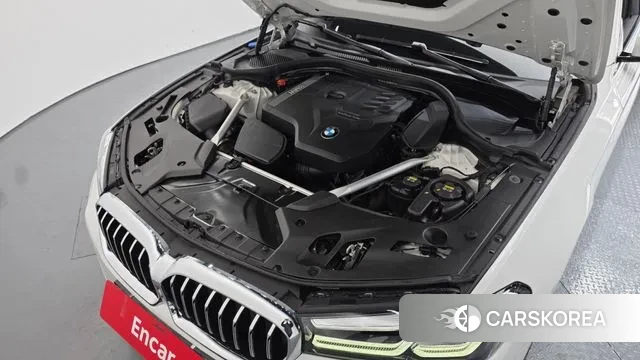 BMW 5 Series (G30) id 3572588 из Кореи 16