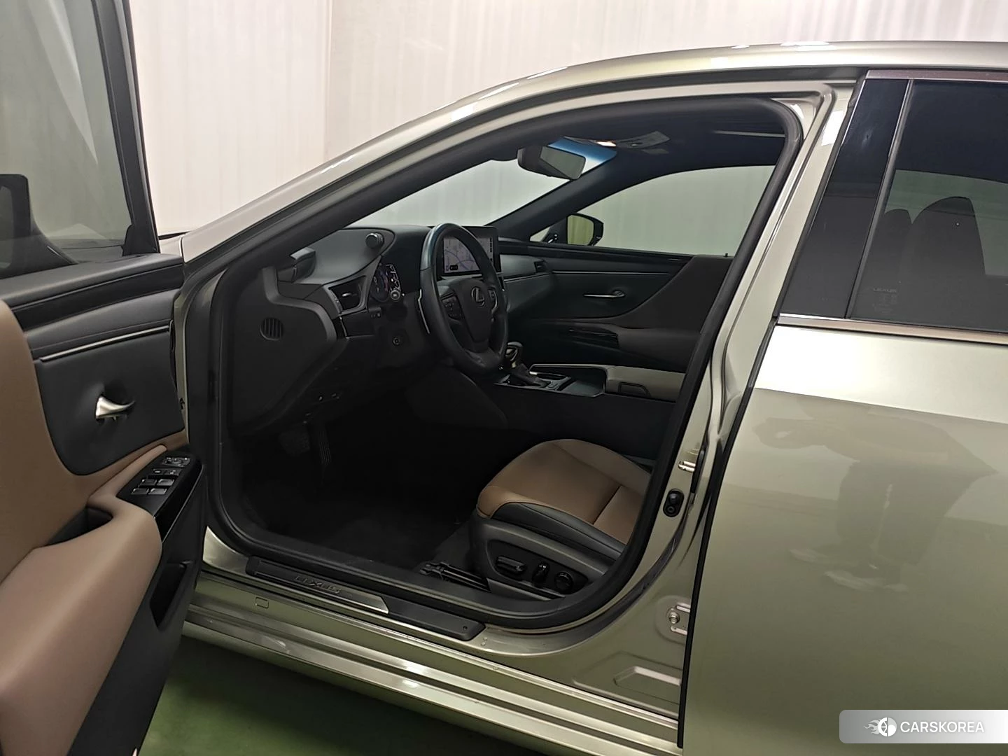 Lexus ES id 4454347 из Китая 16