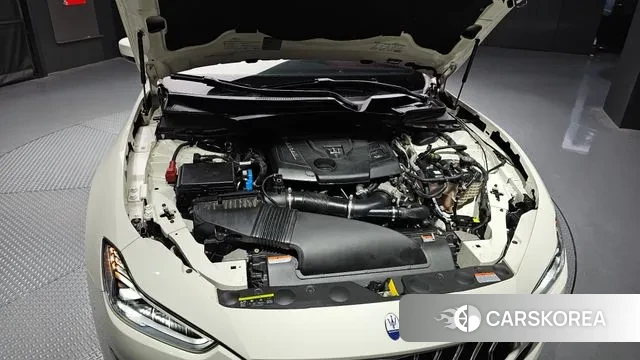 Maserati Ghibli id 3053443 из Кореи 16