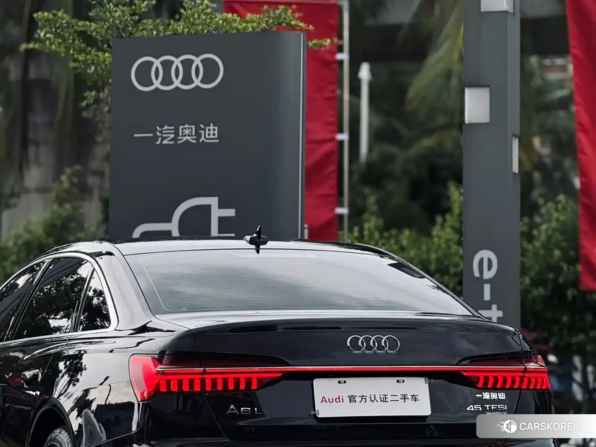 Audi A6L id 4559830 из Китая 14