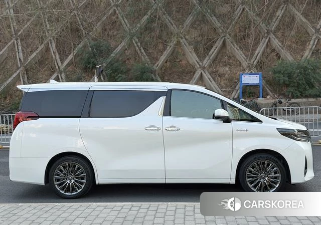 Toyota Elfa id 4328529 из Китая 16