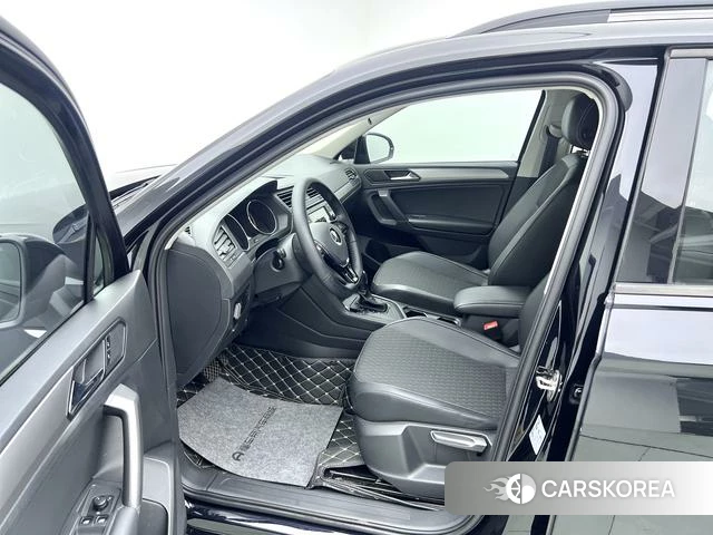 Volkswagen Tiguan L id 4273885 из Китая 16