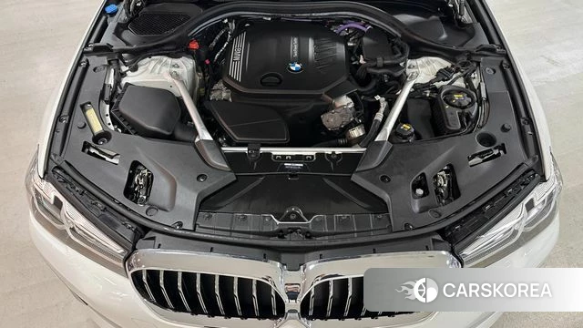 BMW 5 Series (G30) id 3941250 из Кореи 16