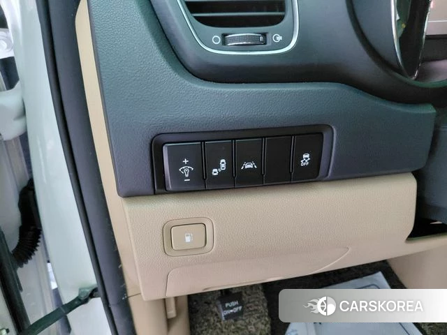 Kia All New Carnival id 4610557 из Кореи 16