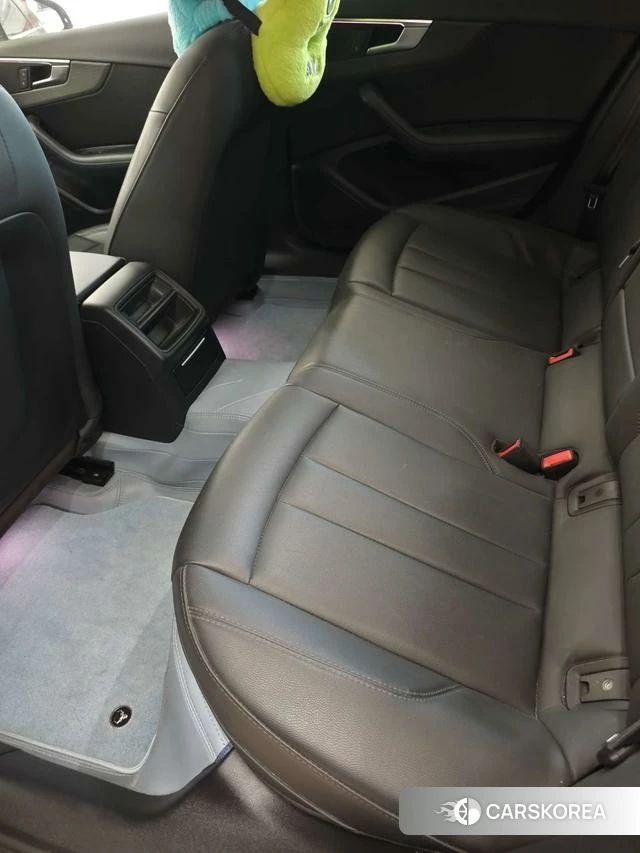 Audi A4L id 4300991 из Китая 8