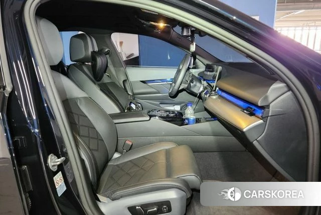 BMW 5 Series (G60) 2024 Черный из Кореи, фото 6