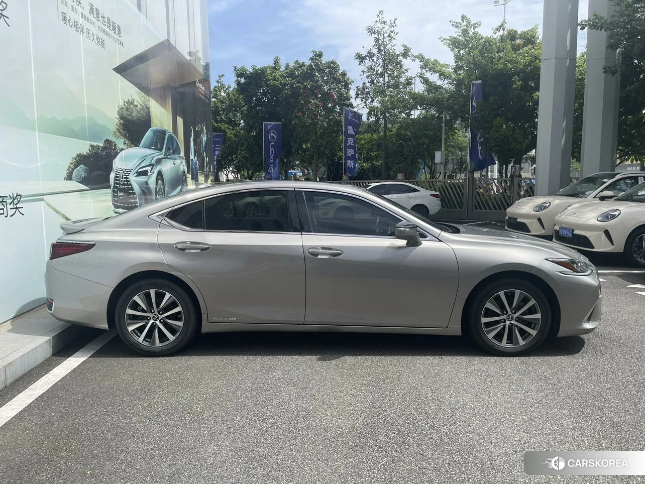 Lexus ES id 4479818 из Китая 14