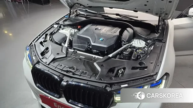 BMW 5 Series (G30) id 3394262 из Кореи 16