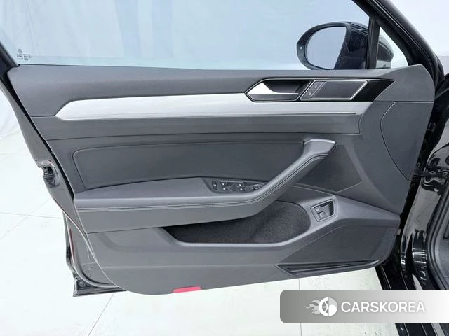 Volkswagen Magotan PHEV id 4279137 из Китая 14
