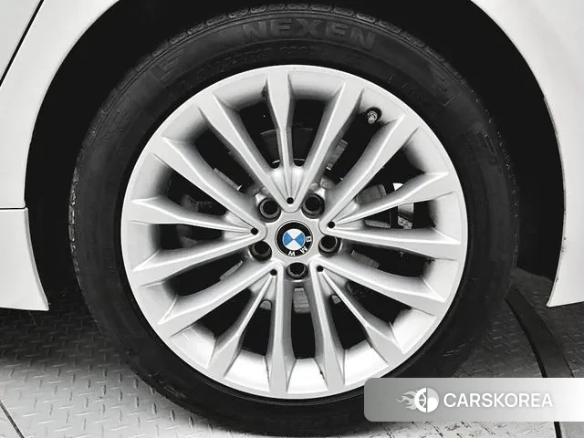 BMW 5 Series (G30) id 3631470 из Кореи 16