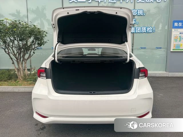 Toyota Corolla id 4278709 из Китая 8