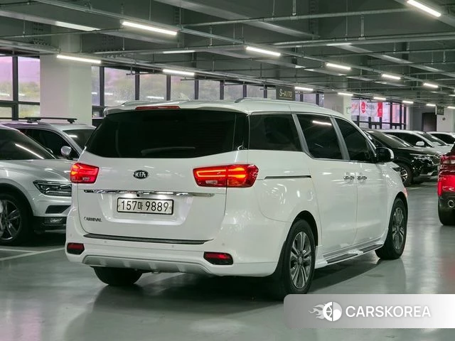 Kia The New Carnival id 4490770 из Кореи 16