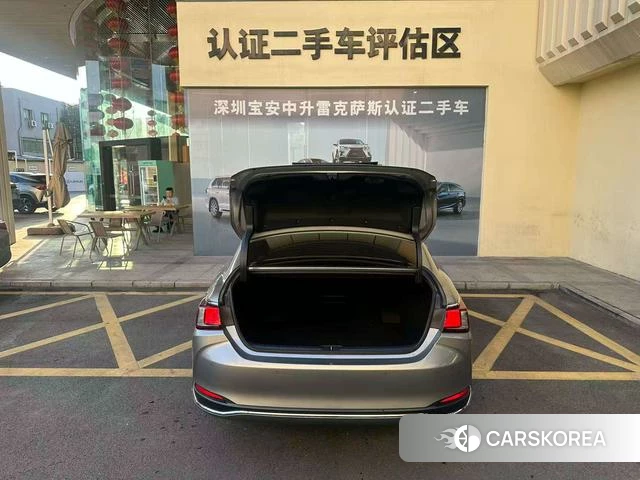 Lexus ES id 4277365 из Китая 25