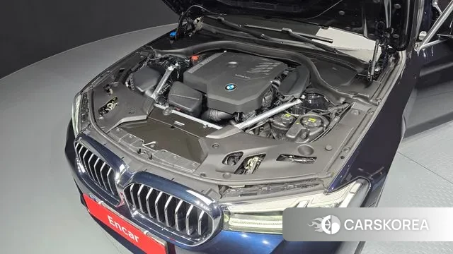 BMW 5 Series (G30) id 3043038 из Кореи 16