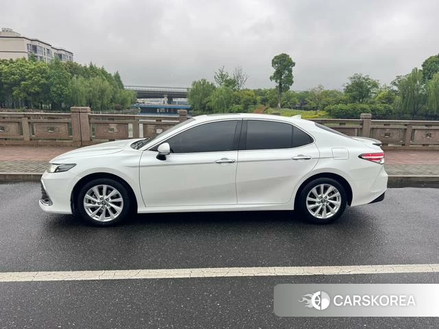Toyota Camry 2022 Белый из Китая, фото 6
