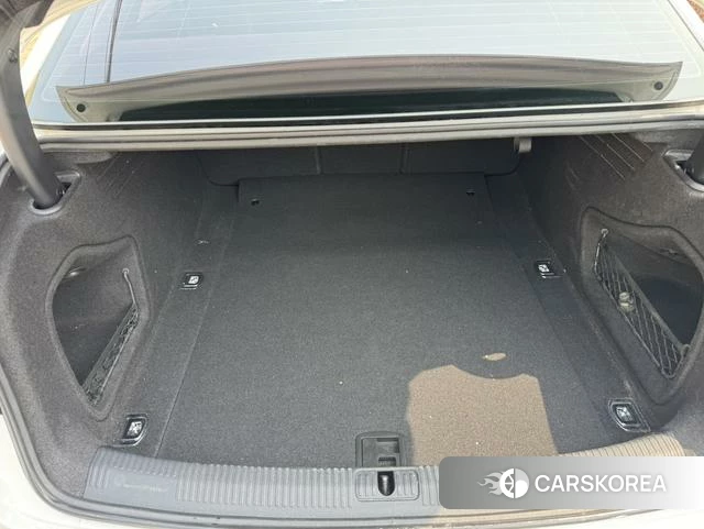 Audi A4L id 4253504 из Китая 25