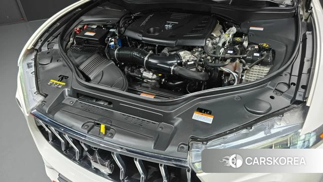 Maserati Levante id 4603232 из Кореи 16