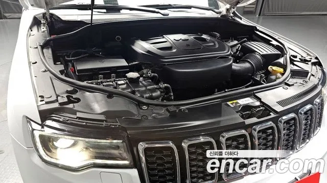 Jeep Grand Cherokee id 2952046 из Кореи 16