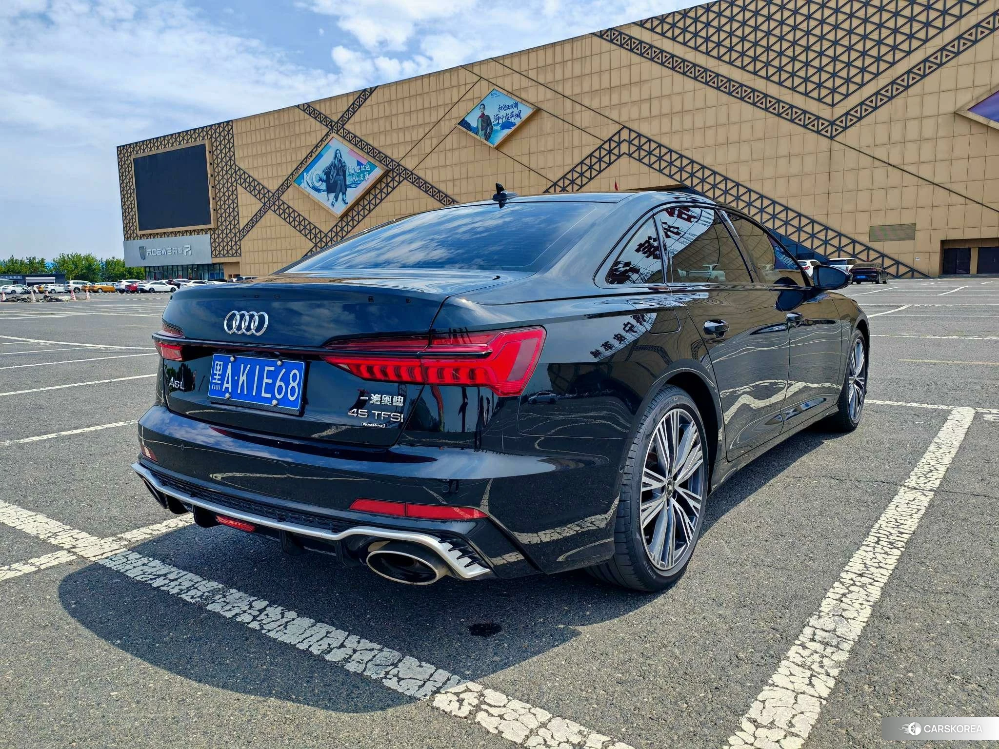 Audi A6L id 4513445 из Китая 18