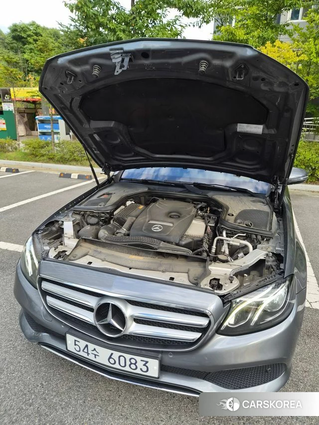 Mercedes-Benz E-Class W213 2018 Серебристо-серый из Кореи, фото 6