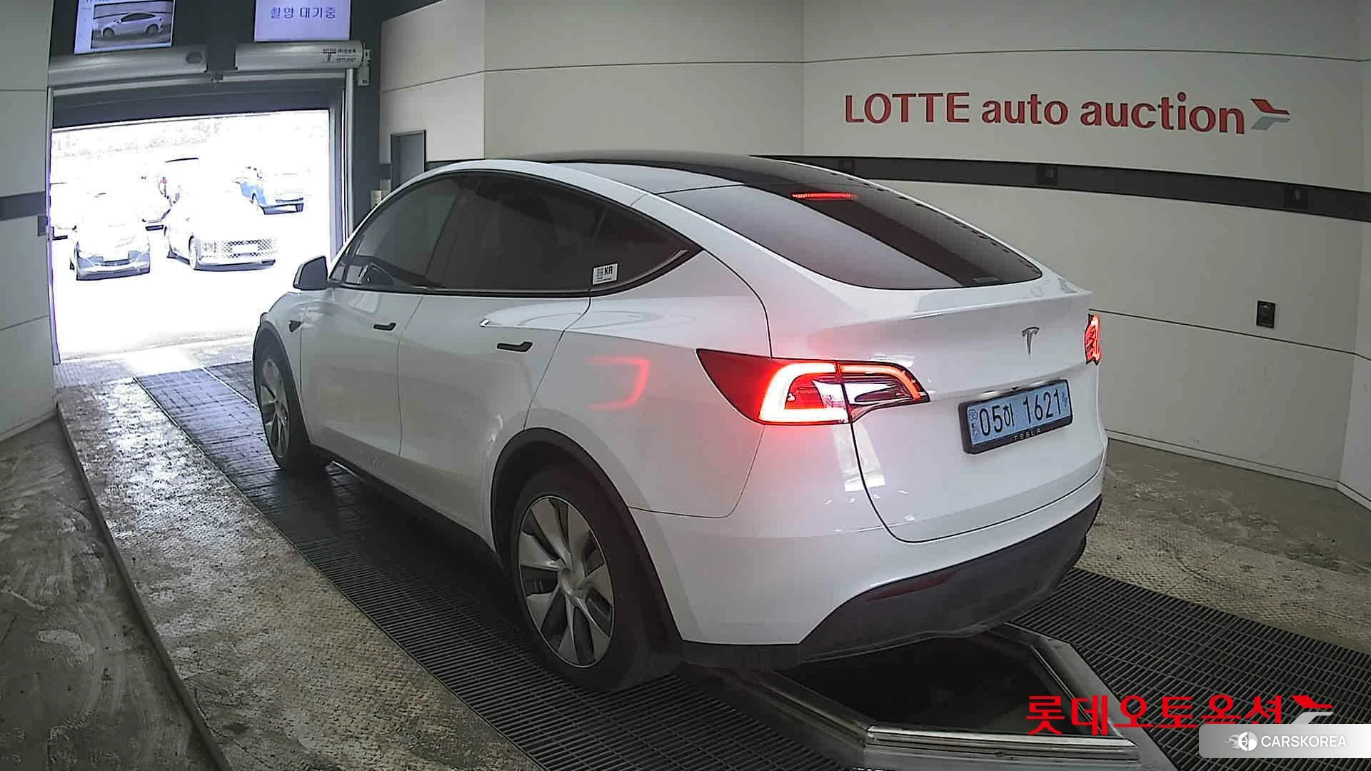 Tesla Model Y RWD id 3888283 из Кореи 33