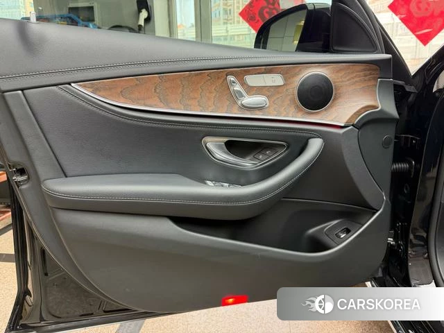 Mercedes-Benz E-class id 4258359 из Китая 41