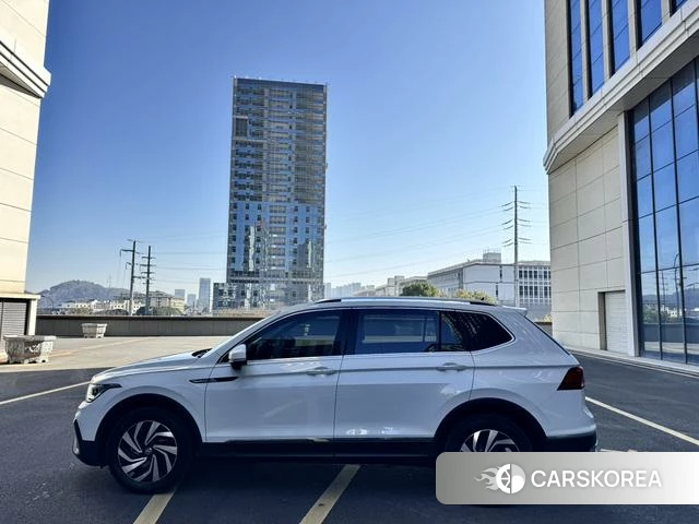 Volkswagen Tiguan L id 4273104 из Китая 15