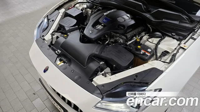 Maserati Quattroporte id 2430182 из Кореи 16