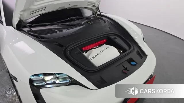 Porsche Taycan id 3681210 из Кореи 16